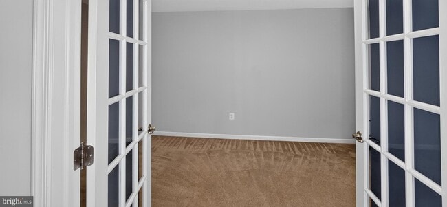 Building Photo - 5363 S Center Dr