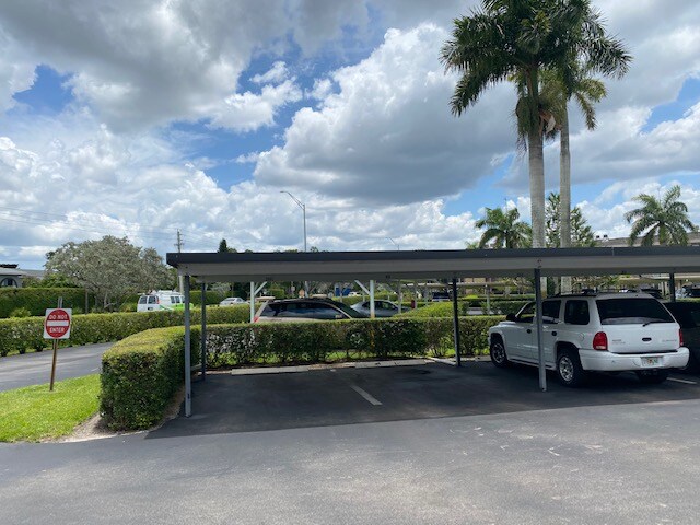 Foto del edificio - 5467 Rattlesnake Hammock Rd