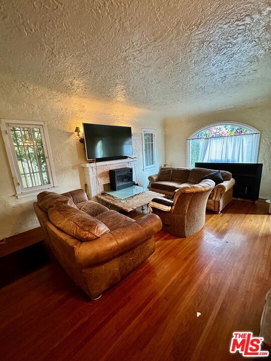 Foto del edificio - 1362 Masselin Ave