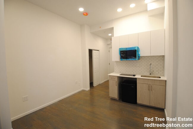 Foto del edificio - 270 Newbury St