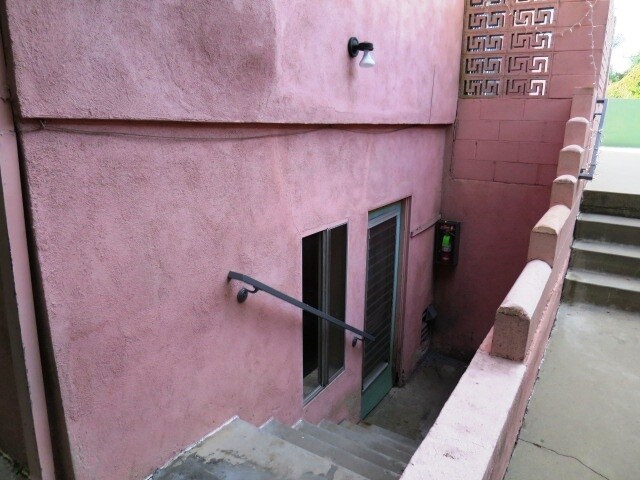 Foto del edificio - 1009 N Harper Ave