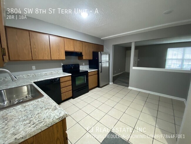 Building Photo - 3804 SW 8th St