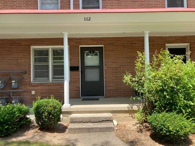 Building Photo - 1112 W Elm St