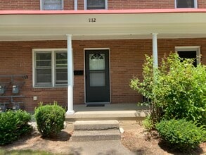 Building Photo - 1112 W Elm St
