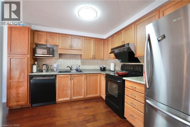 Building Photo - 549 Violet St