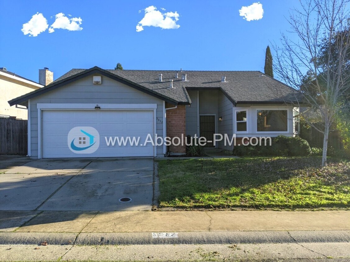 Amazing 3 Bed / 2 Bath Home in the Highly Apartment for Rent in