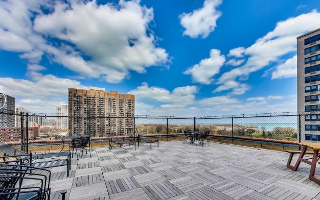 Foto del edificio - 708 W Bittersweet Pl