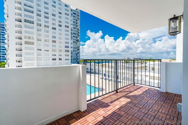 Foto del edificio - 2780 NE 183rd St