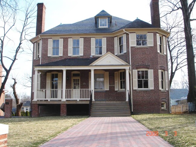 Foto del edificio - 218 W Montgomery Ave