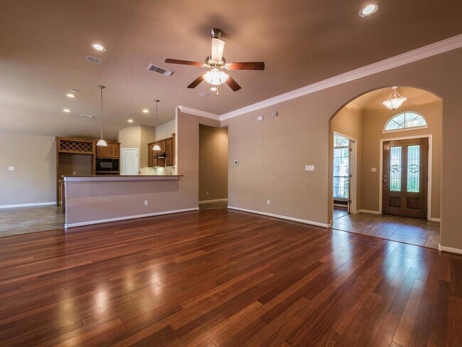 Building Photo - 1007 Savanna Ln