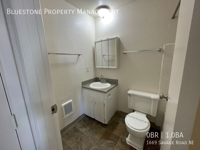 Foto del edificio - 1669 Savage Rd NE