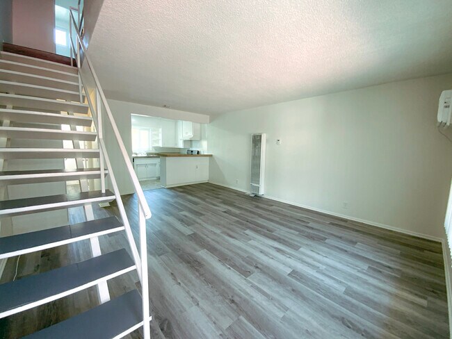 Building Photo - 1437 S Westgate Ave