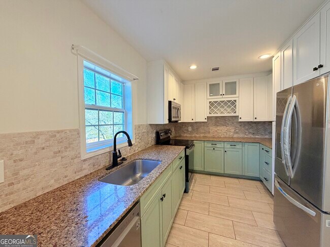 Building Photo - 454 Pasley Ave SE