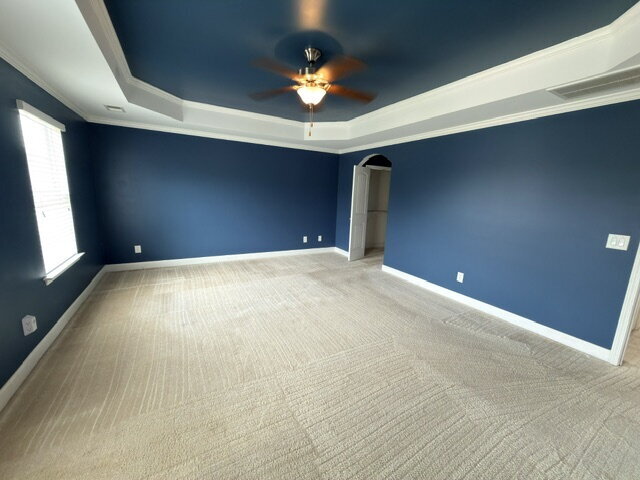 Foto del edificio - Spacious 4-Bedroom Home with Over 3,400 Sq Ft in Lexington!