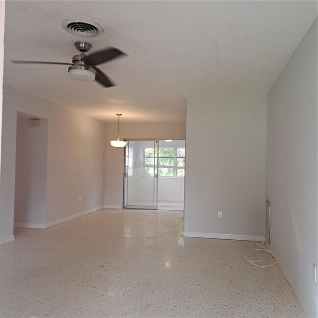 Foto del edificio - 2715 45th St S