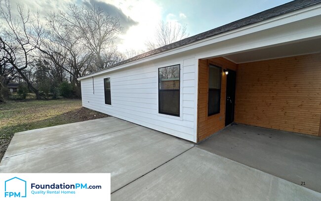 Building Photo - 653 Gilleas Rd