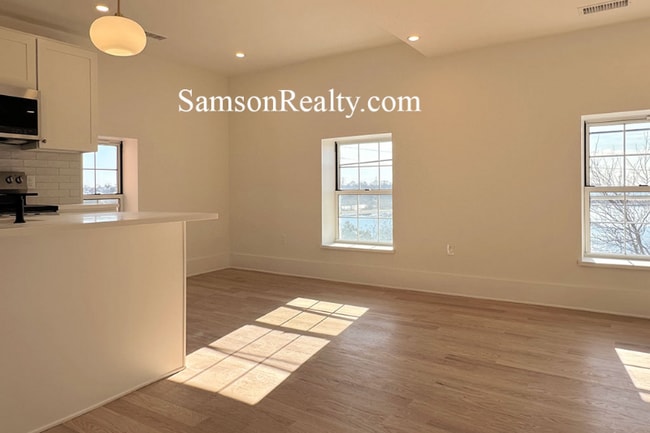 Photo - 31 Hope St Apartment