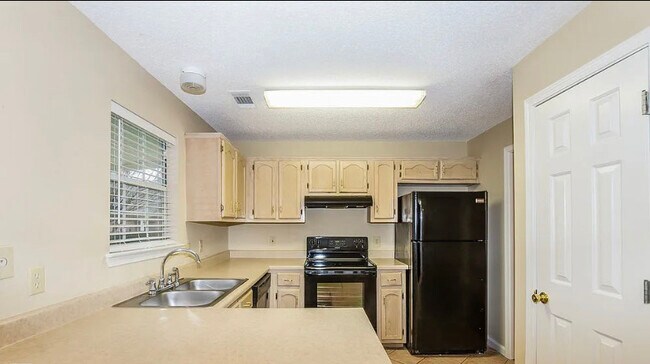 Foto del edificio - 6867 Brady Hill Dr