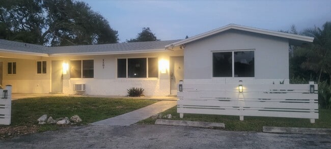 Four Units - 1107 N 26th Ave