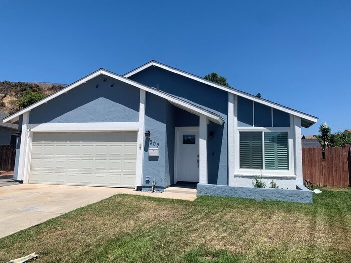 Foto principal - 207 Glen Vista St