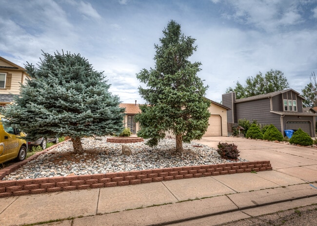 Foto del edificio - 838 Daffodil St