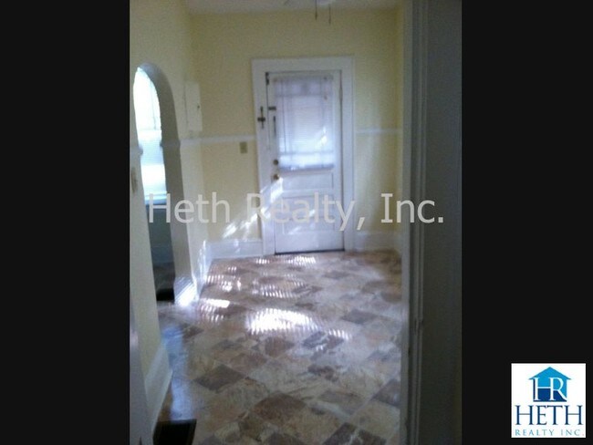 Foto del edificio - 2047 Myra St