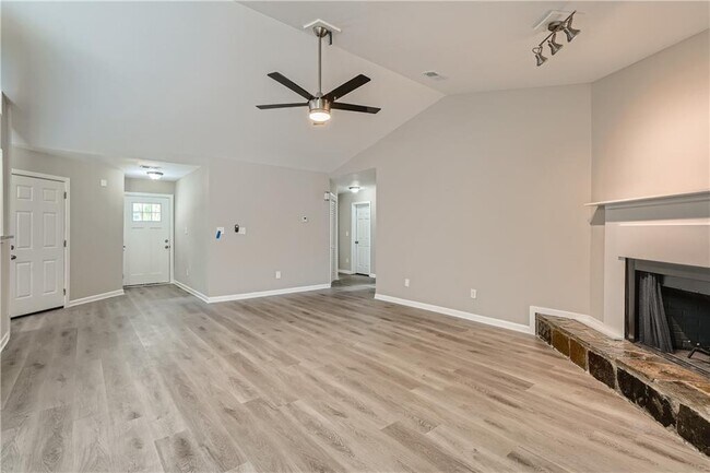Foto del edificio - 1150 Chapman Cir