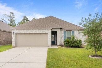 Building Photo - 1647 Reserve Dr