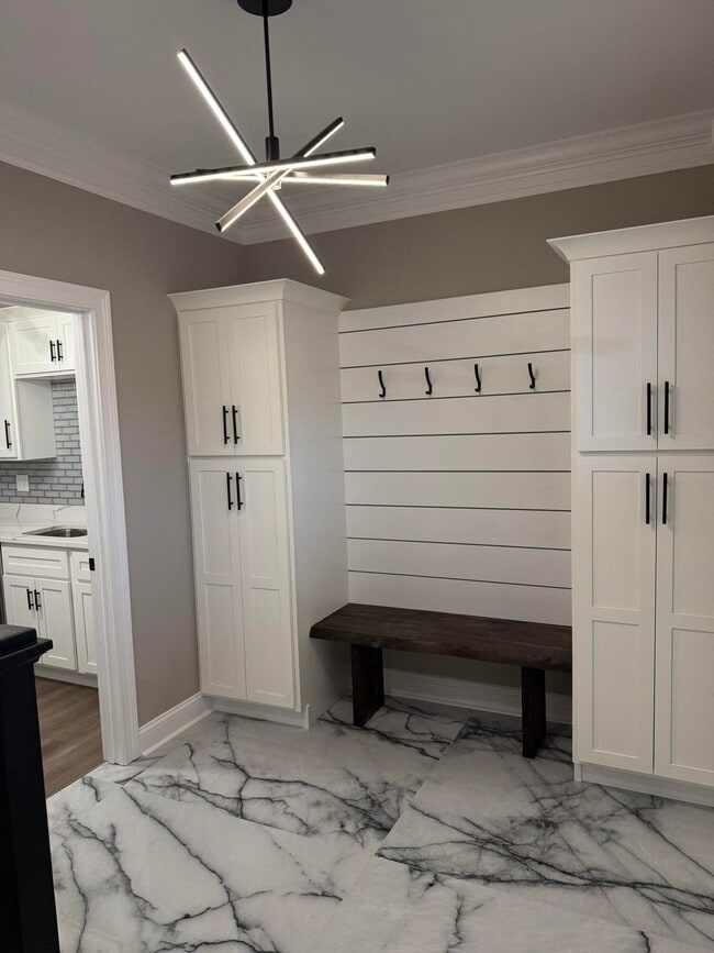 Foto del edificio - 3596 Harper Woods Ln