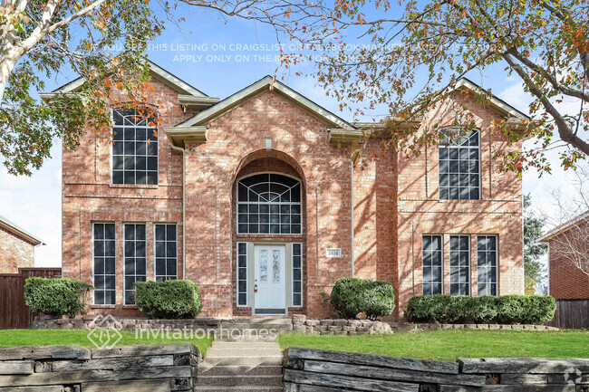 Building Photo - 2404 Manchester Dr