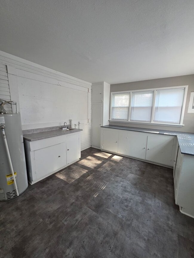 Building Photo - 938 S Hiram St