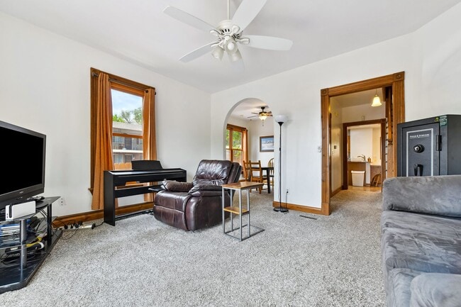 Foto del edificio - Charming Westside 4 Bedroom Home
