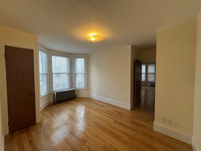 Building Photo - 379 Harvard St