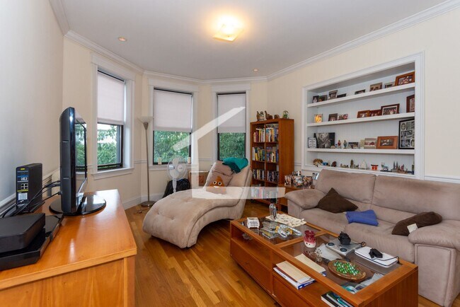 Foto del edificio - Nicely updated 1 bed unit with low move in costs!