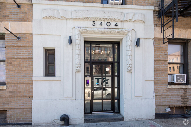 Entrada - Graham Court