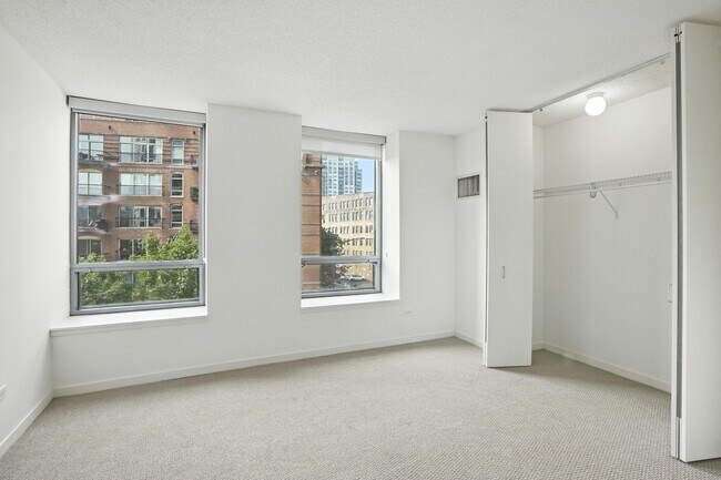 Foto del edificio - 530 N Kingsbury St
