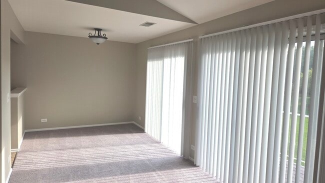 Building Photo - 67 Beechmont Ct