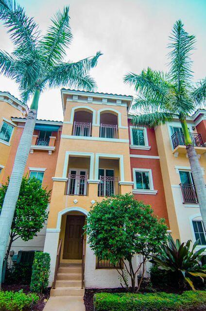 Foto principal - 1203 Coastal Bay Blvd