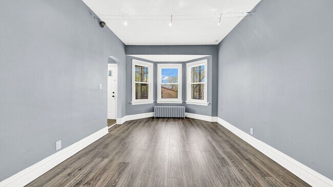 Building Photo - 6001 S Kilbourn Ave