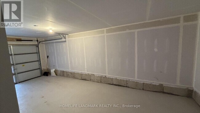 Photo du bâtiment - 19 Pogie Dr