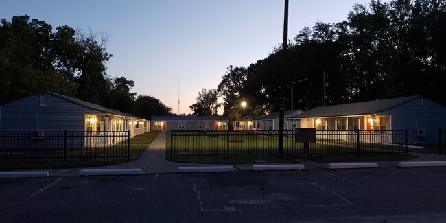 Building Photo - 1622 Colleton Ave SE
