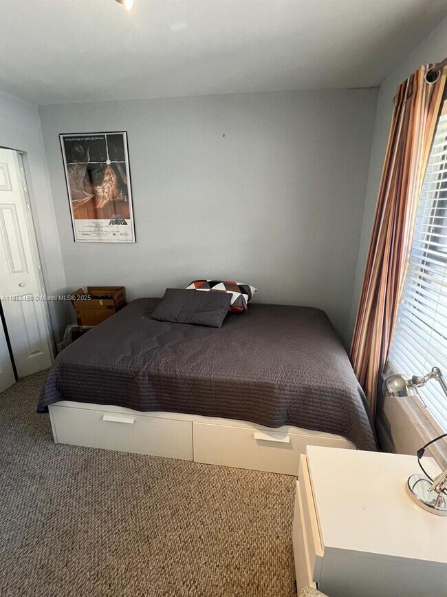Foto del edificio - 8329 NW 37th Pl