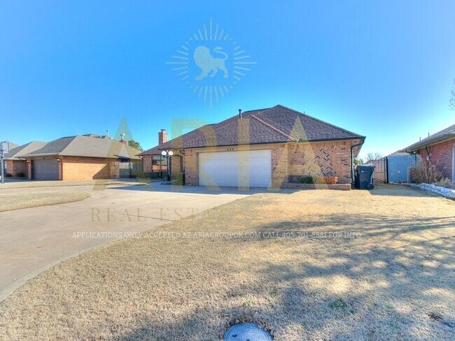 Building Photo - Lavish 3 Bed 2 Bath Home with Large Shop i...