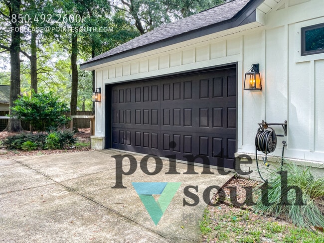 Building Photo - Upgraded - Home Centrally Located in Pace
