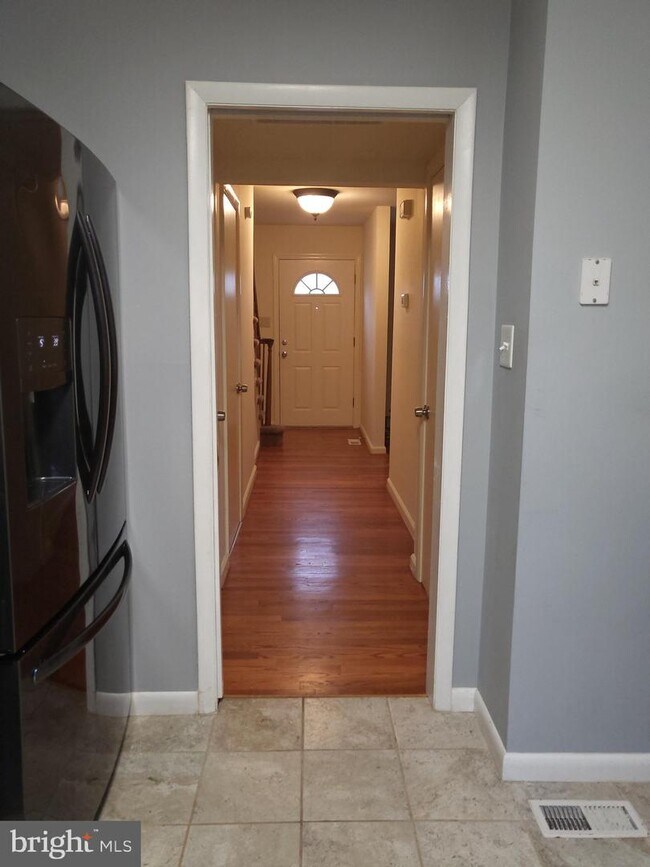 Building Photo - 89 Brookside Pl