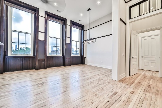 Foto del edificio - 739 N Ada St