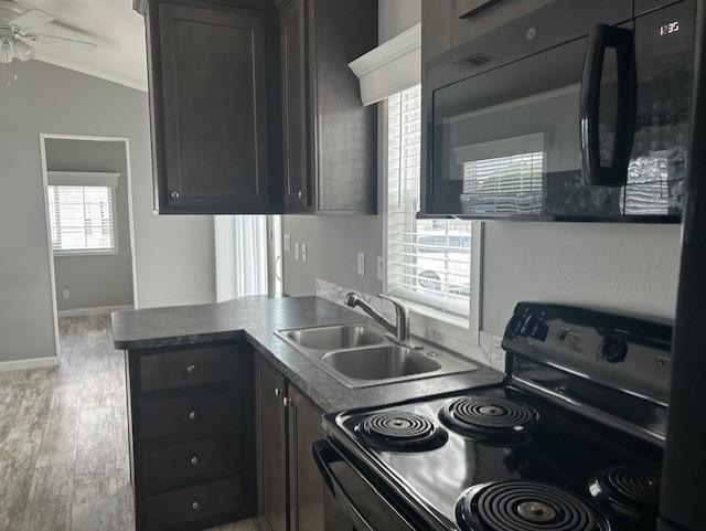 Foto del edificio - 6941 MacDonald Ct