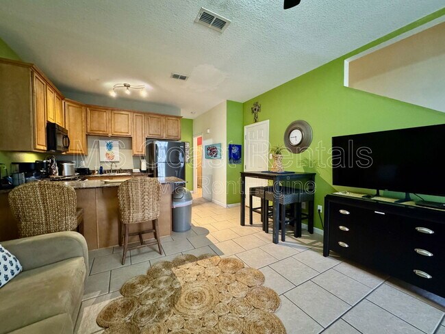 Building Photo - 1131 Century Oaks Dr