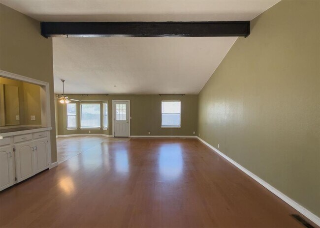 Building Photo - 812 Countrywood Ln