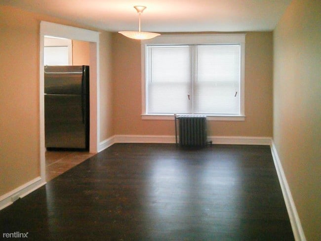 Building Photo - 144 W Allens Ln